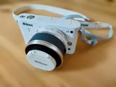 【ジャンク】Nikon 1 J2 本体 ホワイト ミラーレス一眼のサムネイル