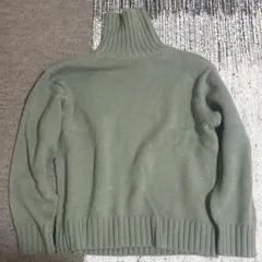 GU タートルネックニット オリーブグリーン