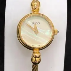 美品！　GUCCI グッチ　バングルウォッチ　シェル文字盤　レディース腕時計のサムネイル
