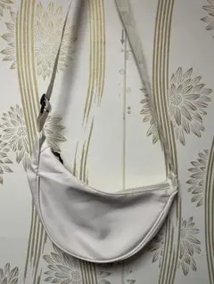 UNIQLOラウンドミニショルダーバッグ