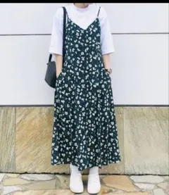 UNIQLO 花柄ロングスカート グリーンとネイビー