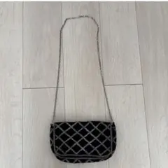 【未使用】H&M ブラック ショルダーバッグ ベロアビーズバッグ