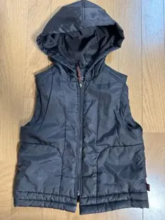 COMME CA ISM ブラックダウンベスト 110A