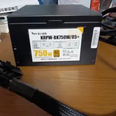 전문가 중심의 KRPW-BK750W/85+ 전원 공급 장치 본체