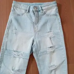 H&M　ライトブルー ダメージ加工 スキニーデニム