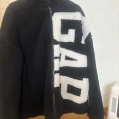 GAP フリースジャケット M 黒・白