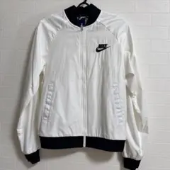 Nike ホワイト ナイロンジャケット