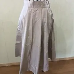 ベージュ フレアロングスカートのサムネイル