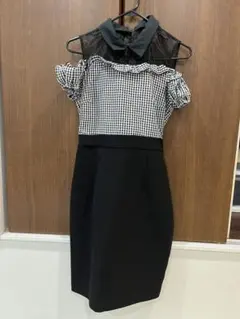 オフショルダー 肩出し　ギンガムチェック 膝丈ワンピース