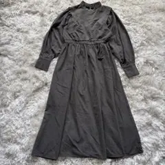 チャコールグレー ロングワンピース フレア マキシ丈 バックリボン パフスリーブ