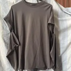 チャコールグレー