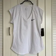 新品タグ付きNIKEシャツ