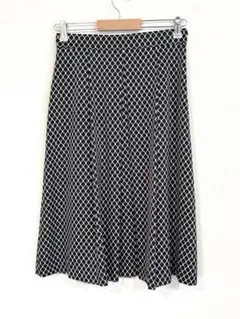 【アマカ】幾何学模様 フレアスカート 黒白 ロング 38