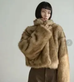 タグ付き　AIC. ショートファーコート