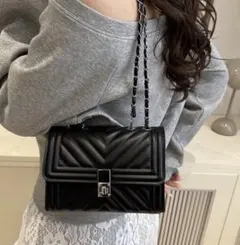 ブラック キルティングショルダーバッグ