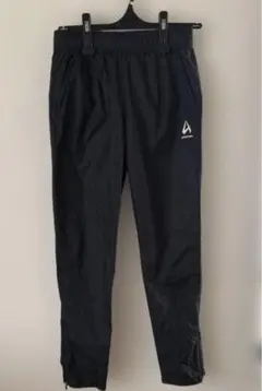 ATHFORM ブラック ウインドパンツ