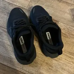 HOKA ブラック ランニングシューズ　ボンダイ8