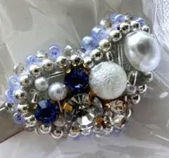 【新品】ハンドメイド　ハート型　ビーズ　ヘアクリップ