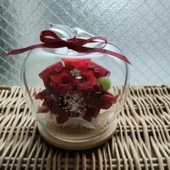 赤いプリザーブドフラワー アップル型