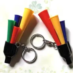 キーホルダー付き　サッカー応援チアホーン 2個セット　レトロ　匿名配送