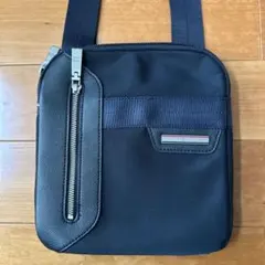 美品　TOMMY HILFIGER ショルダーバッグ　クロスバッグのサムネイル