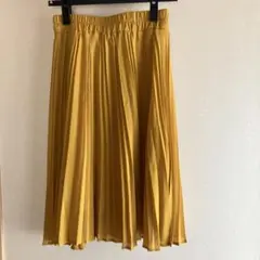 プリーツスカート