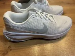 NIKE ウィメンズ レボリューション 8 ホワイト
