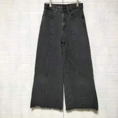GU ジーユー (S)　裾カットオフ ワイドジーンズ