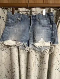 フリンジ付きライトブルーショートパンツ