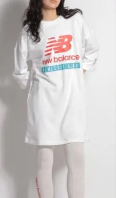 最終値下げ　New Balance ホワイト スェットワンピースのサムネイル