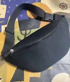 ボディバッグ　サコッシュ　ウエストポーチ　ブラック