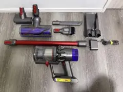 Dyson V10 SV12ジャンク コードレスクリーナー 付属品多数 清掃済みのサムネイル