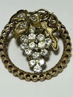 UKE英国ヴィンテージ ブドウモチーフ ブローチ(花刻印Daisy)匿名発送