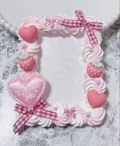 ホイップデコ硬質トレカケースB8ピンク白ミックス ハート リボン 苺TC-337