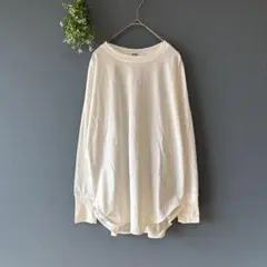 アズールバイマウジー［M］大人カジュアル◎ラウンドヘム◎サイドスリットカットソー