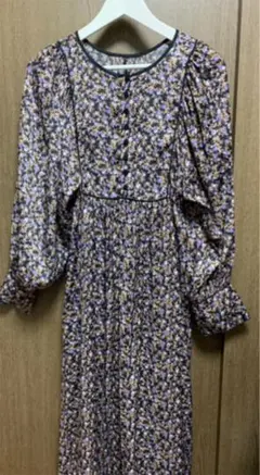 ワンピース　VIS 小花柄　美品　フリーサイズ　即配送可能