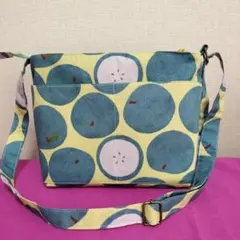 ショルダーバッグ斜め掛け　ワンショルダーバッグ北欧柄　ハンドメイド