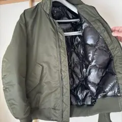 美品　ユニクロ　ダウンオーバーサイズリブブルゾン　L