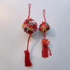 赤い花飾り　インテリア飾り2個セット　ハンドメイド