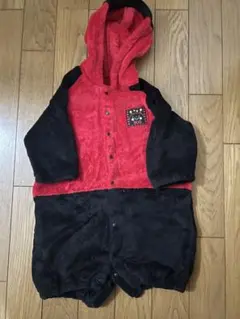 赤と黒の虫デザインロンパース