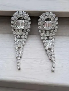 クリスタル装飾イヤリング