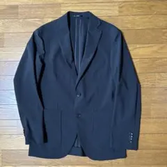 ブラック色ジャケット