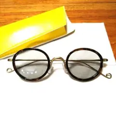 シキ　ケース付きサングラス