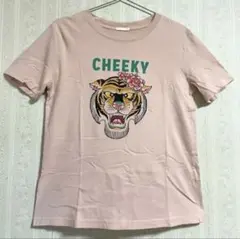 【希少/人気デザイン】GU ジーユー Tシャツ M トラ 刺繍風 ピンクベージュ