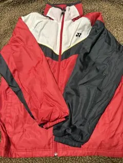 YONEX ウインドブレーカーMサイズ レッド/ブラック　ヒートカプセル