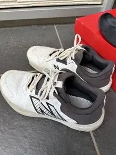 ニューバランステニスシューズオムニ用25.5cm2E