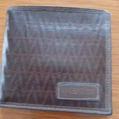 M VALENTINO 二つ折り財布 ブラウン 総柄 イタリア製のサムネイル