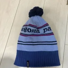 patagonia ポンポン付きニット帽　ブルー