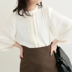 【ZOZO限定】メタルチャーム付き7分フレア袖ブラウス