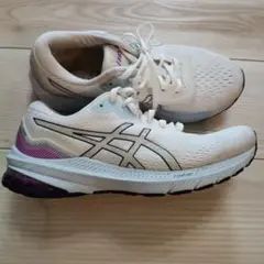 アシックススニーカーのサムネイル